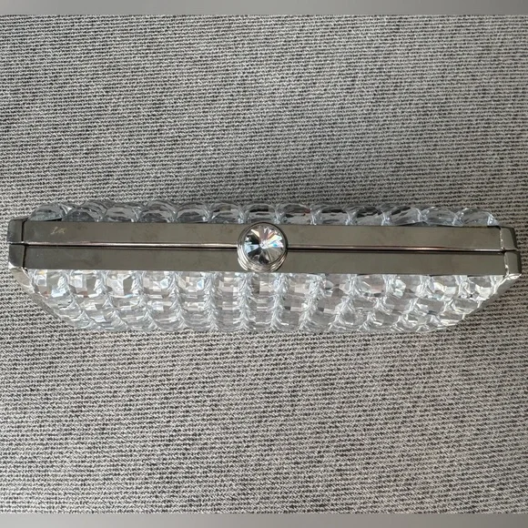 La Regale Elegant Silver Clutch Bag - Picture 6 of 15